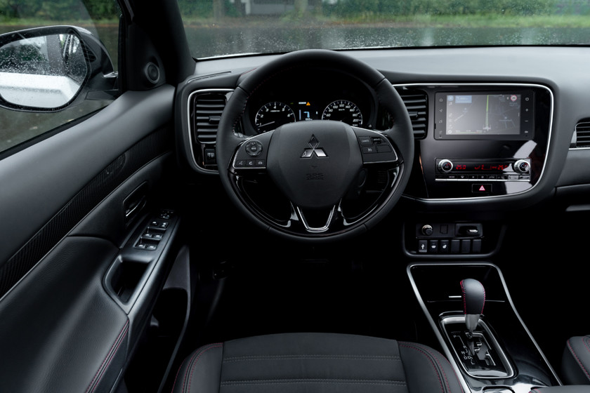 Обновленный Mitsubishi Outlander Обновленный Mitsubishi Outlander